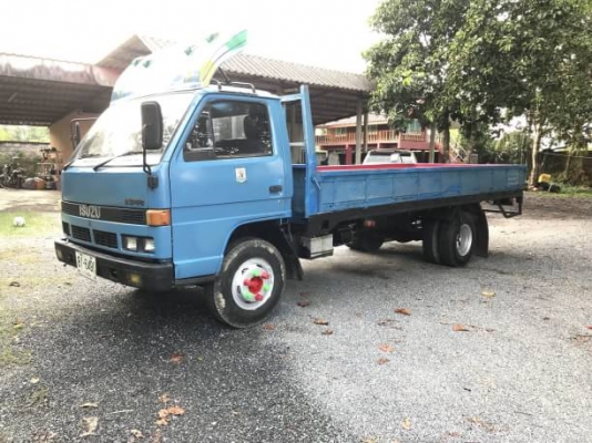 6ล้อคาร์โก้ ISUZU NPR59PU5M ยาว5เมตร คัทซีสวย เครื่องดี เล่มพร้อม ราคาต่อรองได้ ติดต่อ 0872976734