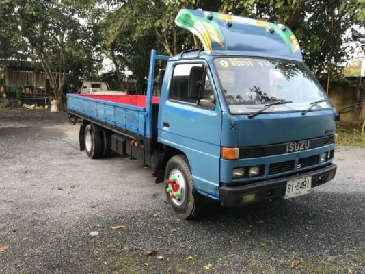 6ล้อคาร์โก้ ISUZU NPR59PU5M ยาว5เมตร คัทซีสวย เครื่องดี เล่มพร้อม ราคาต่อรองได้ ติดต่อ 0872976734