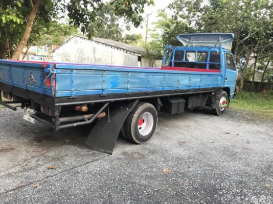 6ล้อคาร์โก้ ISUZU NPR59PU5M ยาว5เมตร คัทซีสวย เครื่องดี เล่มพร้อม ราคาต่อรองได้ ติดต่อ 0872976734