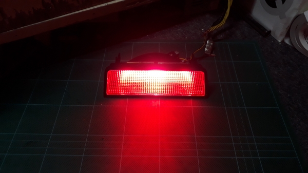 ไฟเบรคหลังดวงที่สาม ของรถ VOLVO แท้ ยี้ห้อ HELLA