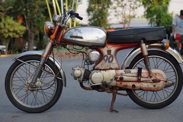 ร้าน วุฒิ นนบุรี ขาย HONDA S90z รถสวยสีเดิมแห้งๆ