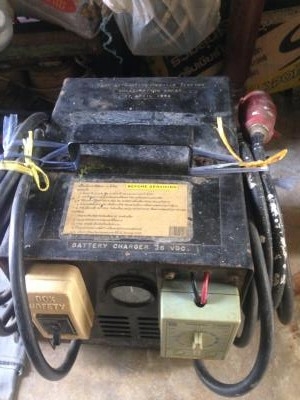 ขายตู้ชาร์ฺตแบตเตอรี่ 36VDC (ต่ออนุกรม 3 ลูก) มีไทเมอร์ตั้งเวลา  ราคาถูก