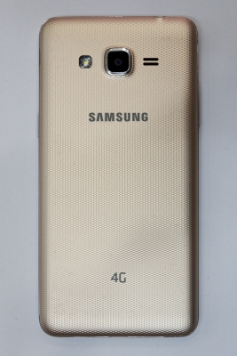 Samsung Galaxy J2 Prime สีทอง สภาพใหม่ ติดฟีล์ม มีประกันถึง มิ.ย. 61 ส่งฟรี Samsung Galaxy J2 Prime สีทอง สภาพใหม่ ติดฟีล์ม มีประกันถึง มิ.ย. 61 ส่งฟรี