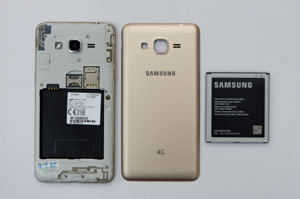 Samsung Galaxy J2 Prime สีทอง สภาพใหม่ ติดฟีล์ม มีประกันถึง มิ.ย. 61 ส่งฟรี Samsung Galaxy J2 Prime สีทอง สภาพใหม่ ติดฟีล์ม มีประกันถึง มิ.ย. 61 ส่งฟรี