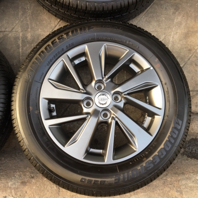 แม็กป้ายแดง Nissan Almera Sportech ขอบ 15 พร้อมยางป้ายแดง 185-65-15 Bridgestone ปี 17 ตุ่มทุกเส้น