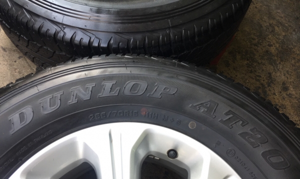 แม็กป้ายแดง Nissan Navara NP300 ขอบ 16 พร้อมยางป้ายแดง Dunlop 255-70-16 ปลายปี 17 สวยกริบ ตุ่ม เส้นสีทุกเส้น