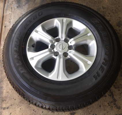 แม็กป้ายแดง Nissan Navara NP300 ขอบ 16 พร้อมยางป้ายแดง Dunlop 255-70-16 ปลายปี 17 สวยกริบ ตุ่ม เส้นสีทุกเส้น