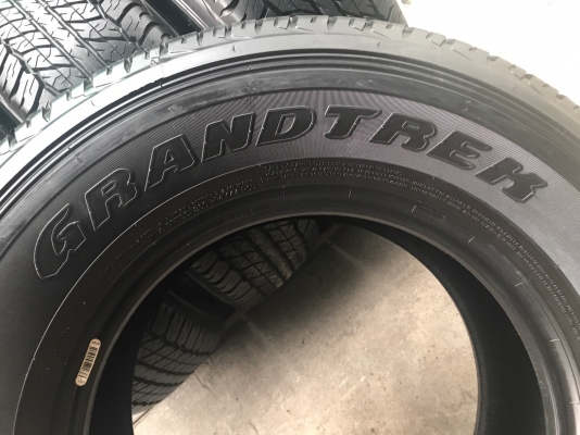 ยางป้ายแดง 255-70-16 Dunlop ปลายปี17 ตุ่ม เส้นสีทุกเส้น