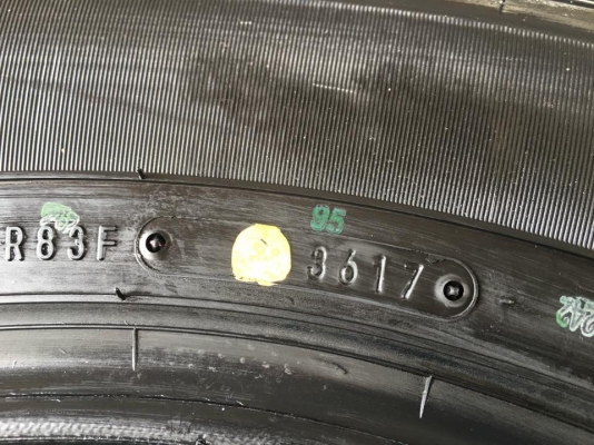 ยางป้ายแดง 255-70-16 Dunlop ปลายปี17 ตุ่ม เส้นสีทุกเส้น