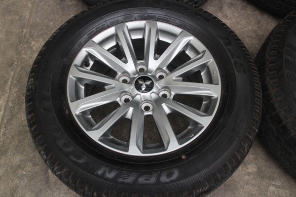 ขายล้อ TRITON ขอบ17 พร้อมยาง TOYO 245-65-17 ปี16 ชุดละ 12,500 บาท