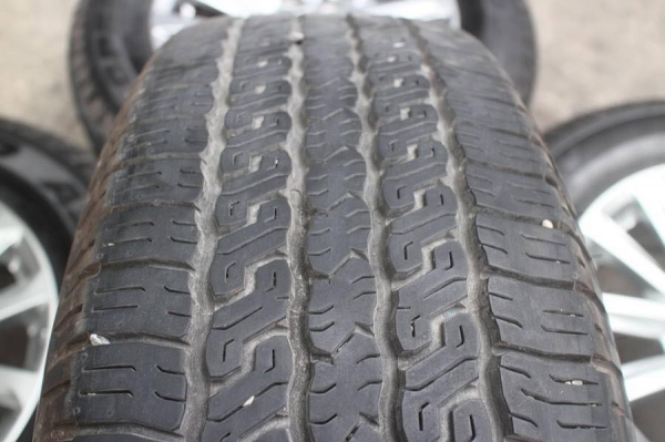 ขายล้อ TRITON ขอบ17 พร้อมยาง TOYO 245-65-17 ปี16 ชุดละ 12,500 บาท