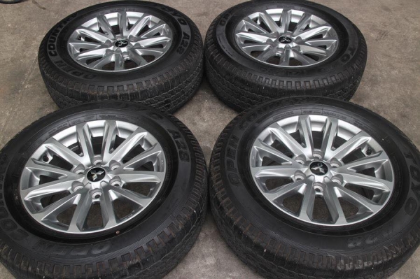 ขายล้อ TRITON ขอบ17 พร้อมยาง TOYO 245-65-17 ปี16 ชุดละ 12,500 บาท