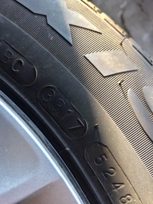 ขายยางป้ายแดง MAXXIS 175-65-15 ปี17 ชุดละ 4,000 บาท