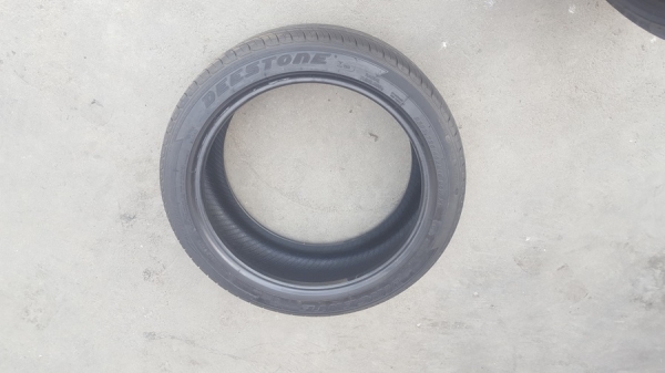 ขายยาง225/45/18 ปี 15 DEESTONE 2 เส้น