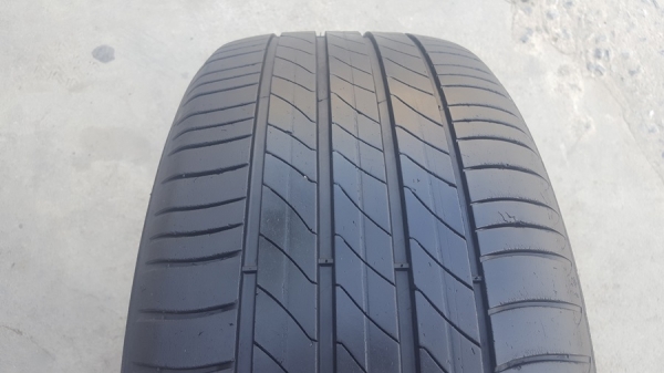 ขายยาง225/50/17 ปี 13 MICHERLIN 3ST 4 เส้น ขายยาง225/50/17 ปี 13 MICHERLIN 3ST 4 เส้น