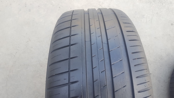 ขายยาง235/45/17 ปี 14 MICHERLIN Pilot3 2 เส้น ขายยาง235/45/17 ปี 14 MICHERLIN Pilot3 2 เส้น