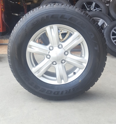 ขายล้อISUZU Mu-X ขอบ17 พร้อมยางใหม่ค้างปี16  4 ล้อ