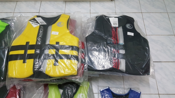 ขายเสื้อชูชีพ ของใหม่ล๊อตใหม่เข้ามาอีกแล้วสวยๆๆ