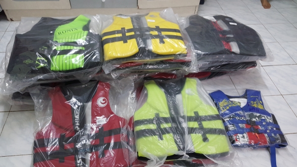 ขายเสื้อชูชีพ ของใหม่ล๊อตใหม่เข้ามาอีกแล้วสวยๆๆ ขายเสื้อชูชีพ ของใหม่ล๊อตใหม่เข้ามาอีกแล้วสวยๆๆ