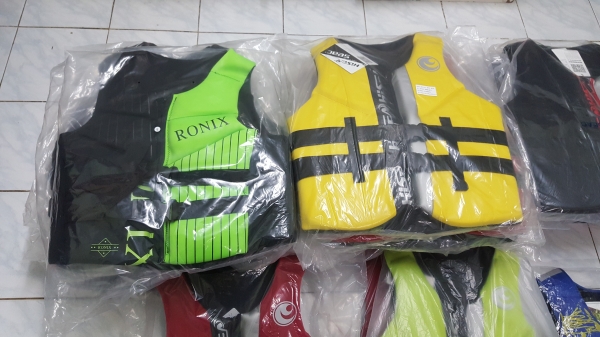 ขายเสื้อชูชีพ ของใหม่ล๊อตใหม่เข้ามาอีกแล้วสวยๆๆ