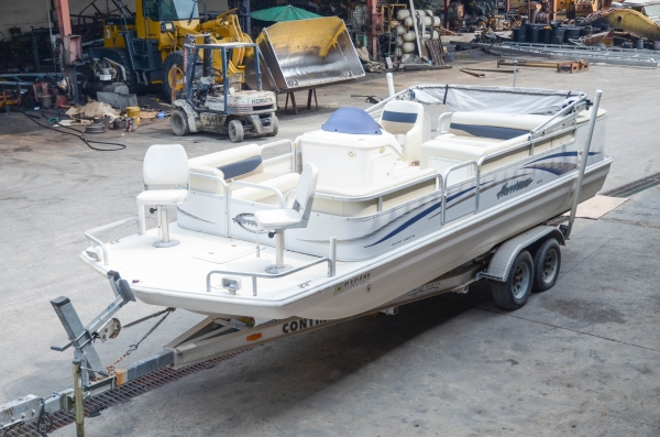 2005 Hurricane 226R