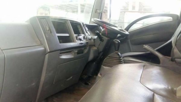 ขาย 425,000 รถ 6 ล้อ ISUZU NPR 130 แรง ปี 53 ยาว 4.3 เมตร เครื่องดี เกียร์ดี หัวบาง ยางดี คัสชีสวย เอกสารเล่มทะเบียน รถอยู่ บุรีรัมย์  090-772-3710 090-772-3708