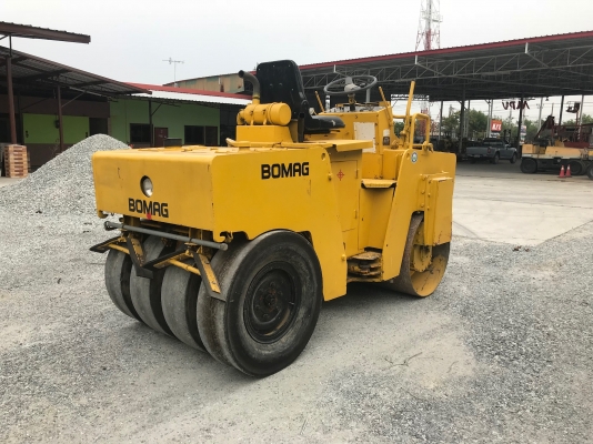 ขายรถบด4ตันBOMAGรุ่นBW121AC นำเข้าญี่ปุ่นเอวอ่อนขับ2เพลาเครื่องมิตซู3สูบสภาพดีพร้อมใช้งาน มีให้เลือกหลายคันหลายขนาด 0818302909จิรโรจน์Line:Jiraroj2909