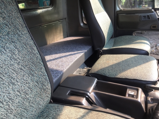 ขาย หัวสิบล้อ HINO สิงไฮเทค สภาพสวยๆ สีใหม่ มีขาดีดหน้า-ขาคำ้หลัง กันชน พร้อมใช้งาน