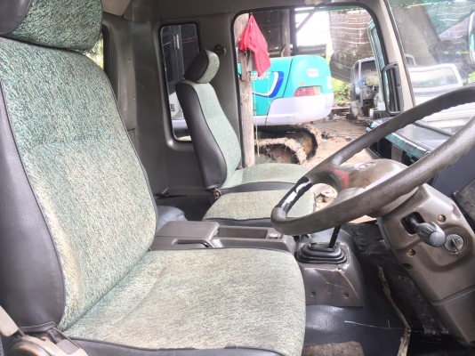 ขาย หัวสิบล้อ HINO สิงไฮเทค สภาพสวยๆ สีใหม่ มีขาดีดหน้า-ขาคำ้หลัง กันชน พร้อมใช้งาน