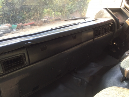 ขาย หัวสิบล้อ HINO สิงไฮเทค สภาพสวยๆ สีใหม่ มีขาดีดหน้า-ขาคำ้หลัง กันชน พร้อมใช้งาน