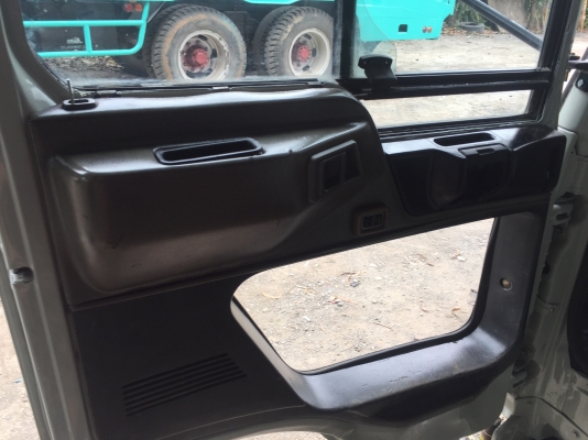 ขาย หัวสิบล้อ HINO สิงไฮเทค สภาพสวยๆ สีใหม่ มีขาดีดหน้า-ขาคำ้หลัง กันชน พร้อมใช้งาน