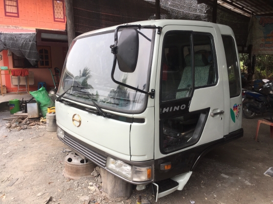 ขาย หัวสิบล้อ HINO สิงไฮเทค สภาพสวยๆ สีใหม่ มีขาดีดหน้า-ขาคำ้หลัง กันชน พร้อมใช้งาน