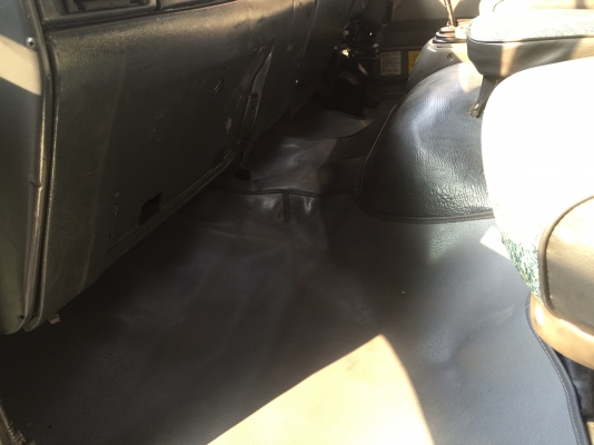 ขาย หัวสิบล้อ HINO สิงไฮเทค สภาพสวยๆ สีใหม่ มีขาดีดหน้า-ขาคำ้หลัง กันชน พร้อมใช้งาน