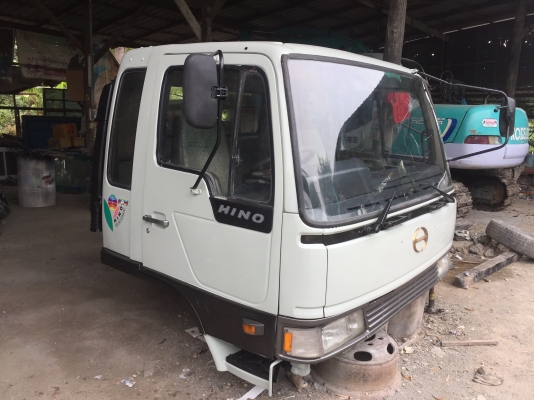 ขาย หัวสิบล้อ HINO สิงไฮเทค สภาพสวยๆ สีใหม่ มีขาดีดหน้า-ขาคำ้หลัง กันชน พร้อมใช้งาน