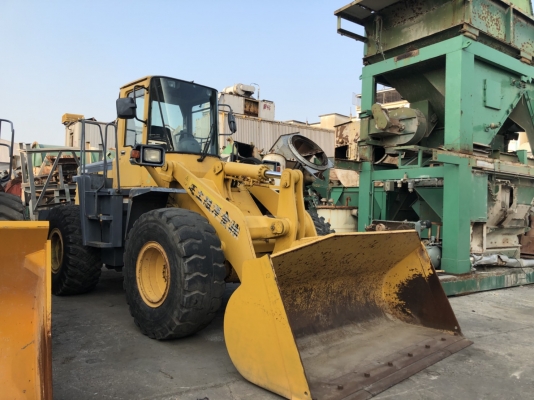 รถตัก Komatsu WA300-3E เก่านอกจากญีปุ่่น100\% มีให้เลือกหลายคัน พร้อมใช้งานทุกคัน