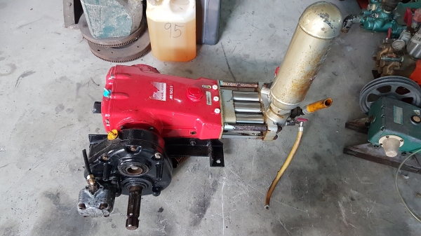 ปั้มฉีดยา maruyama ms1503s ไม่ต้องอัดจาระบี สภาพสวย นำเข้าจากญี่ปุ่น ตัดลงจากรถพ่นยา พร้อมใช้งาน