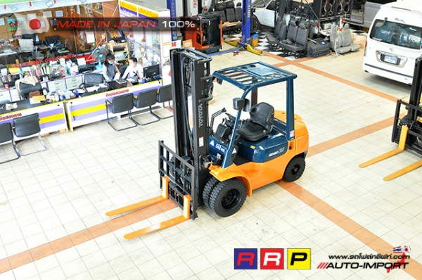 ขายรถโฟล์คลิฟท์มือสอง TOYOTA รุ่น 7FD25-15805 นำเข้าจากประเทศญี่ปุ่น 100\% ไม่เคยใช้งานในไทย