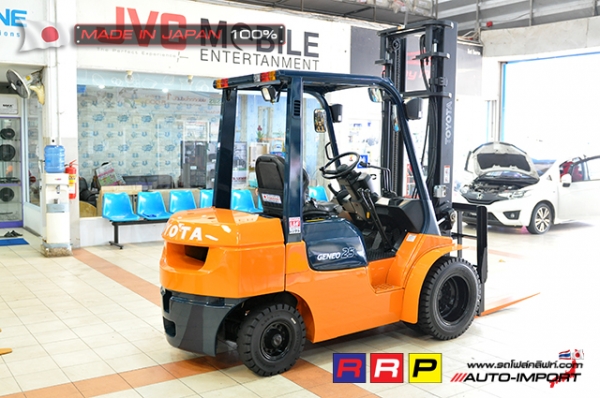 ขายรถโฟล์คลิฟท์มือสอง TOYOTA รุ่น 7FD25-15805 นำเข้าจากประเทศญี่ปุ่น 100\% ไม่เคยใช้งานในไทย