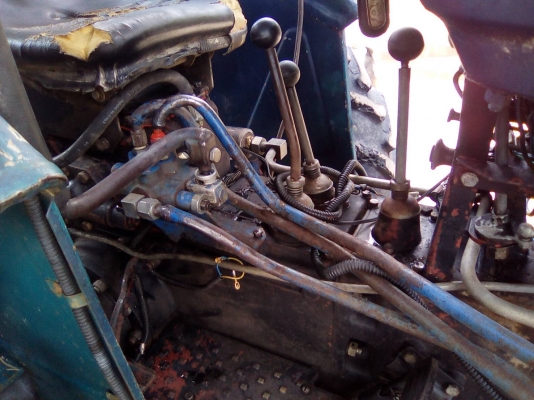 ขายรถไถยูเอ็มไทชัน 304แรงม้า 2เพลา