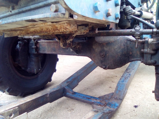 ขายรถไถยูเอ็มไทชัน 304แรงม้า 2เพลา