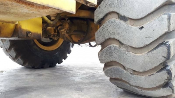 ขาย 950,000 รถตักล้อยาง CAT 950 E เครื่องดี ปั้มแรง เอวแน่น รถสวยพร้อมใช้ รถอยู่ สุพรรณบุรี 090-772-3710 090-772-3708