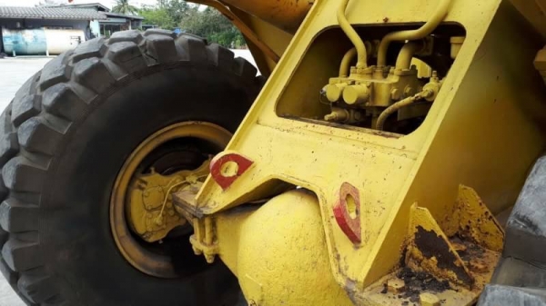 ขาย 950,000 รถตักล้อยาง CAT 950 E เครื่องดี ปั้มแรง เอวแน่น รถสวยพร้อมใช้ รถอยู่ สุพรรณบุรี 090-772-3710 090-772-3708