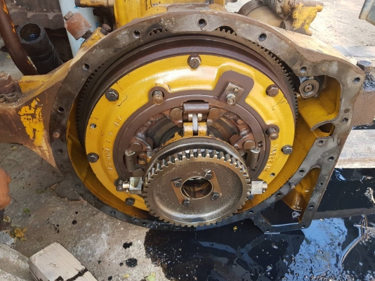 ขายชิ้นส่วน อะไหล่รถแทรกเตอร์CAT- D-4 D-5 ฝาสูบ  จานกดครัช  แผ่นครัช เสื้อกรอง และอะไหล่อื่นๆ ขายไม่แพงครับ