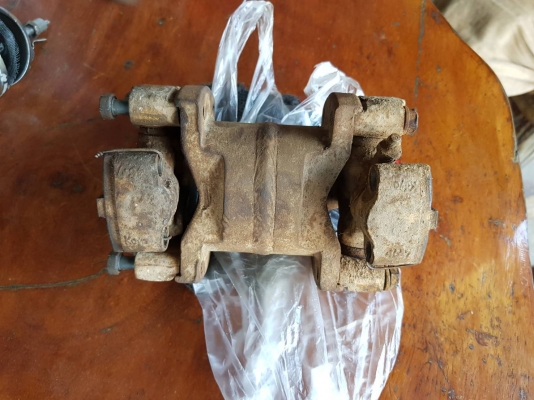 ขายชิ้นส่วน อะไหล่รถแทรกเตอร์CAT- D-4 D-5 ฝาสูบ  จานกดครัช  แผ่นครัช เสื้อกรอง และอะไหล่อื่นๆ ขายไม่แพงครับ