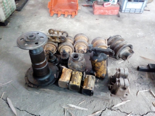 ขายชิ้นส่วน อะไหล่รถแทรกเตอร์CAT- D-4 D-5 ฝาสูบ  จานกดครัช  แผ่นครัช เสื้อกรอง และอะไหล่อื่นๆ ขายไม่แพงครับ