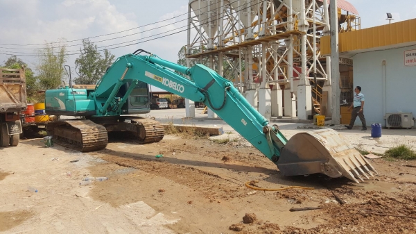 ขาย แบคโฮ KOBELCO SK200-8 Super YN12 จดทะเบียนปี 60 รถพร้อมใช้งาน ราคาคุยกันได้ครับ ขาย แบคโฮ KOBELCO SK200-8 Super YN12 จดทะเบียนปี 60 รถพร้อมใช้งาน ราคาคุยกันได้ครับ