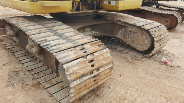 ขาย แบคโฮ KOMATSU PC200-8 จดทะเบียนปี 56 เครื่องดี ปั้มดี ช่วงล่างเต็ม เล่มทะเบียนครบ