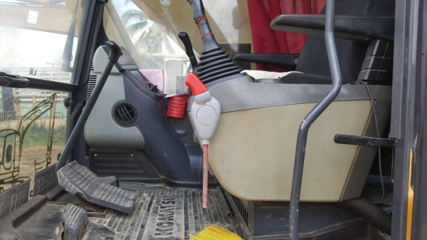 ขาย แบคโฮ KOMATSU PC200-8 จดทะเบียนปี 56 เครื่องดี ปั้มดี ช่วงล่างเต็ม เล่มทะเบียนครบ