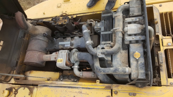 ขาย แบคโฮ KOMATSU PC200-8 จดทะเบียนปี 56 เครื่องดี ปั้มดี ช่วงล่างเต็ม เล่มทะเบียนครบ