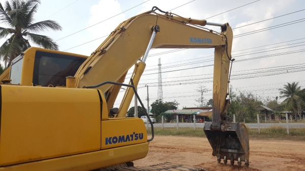 ขาย แบคโฮ KOMATSU PC200-8 จดทะเบียนปี 56 เครื่องดี ปั้มดี ช่วงล่างเต็ม เล่มทะเบียนครบ